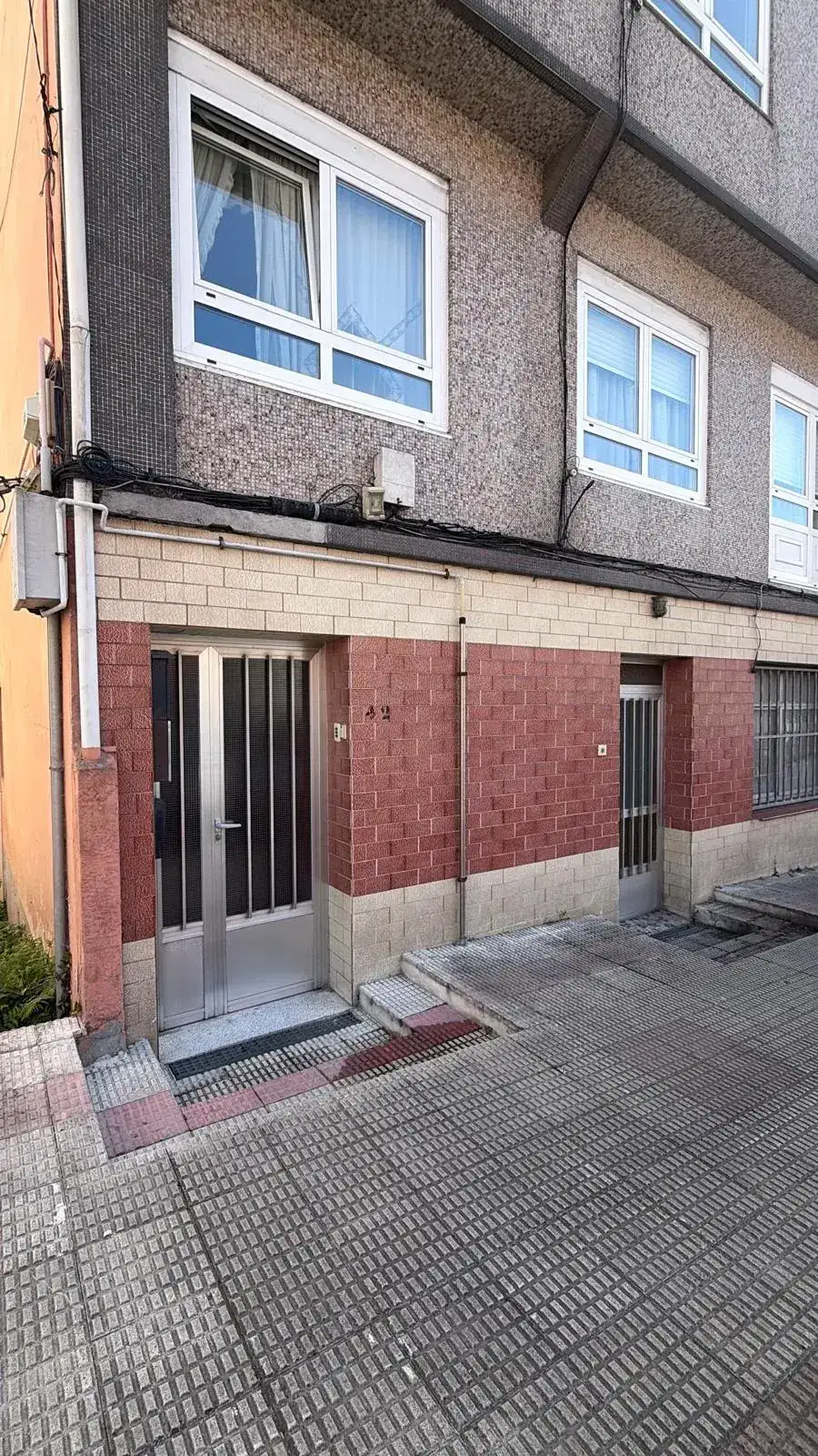Entrada exterior da propiedade
