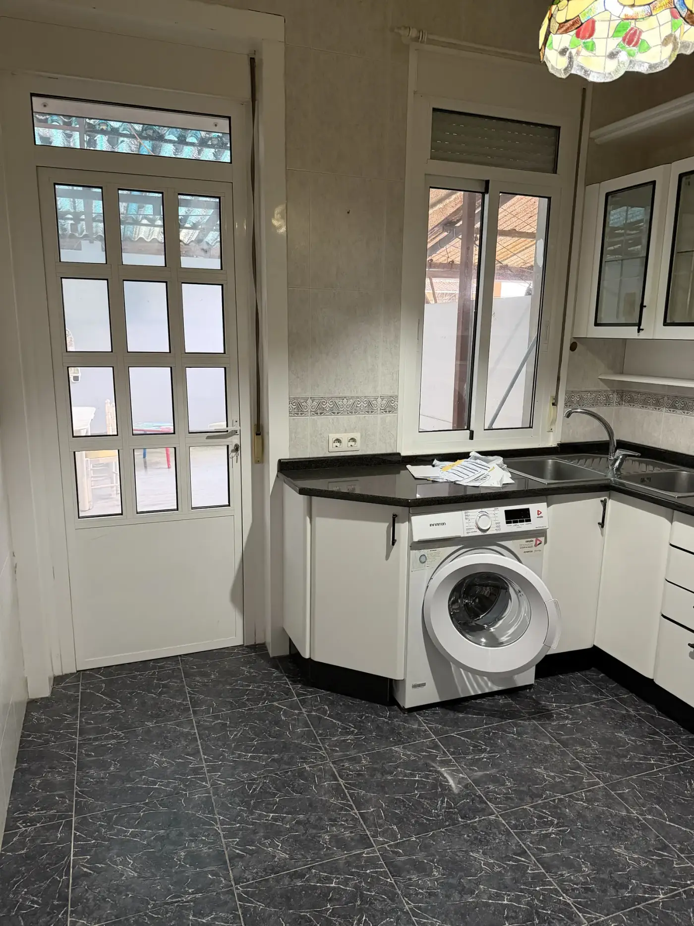 Cozinha mobilada do apartamento