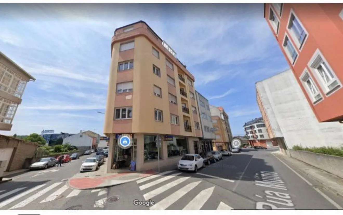 Ambiente urbano do edifício, com todos os serviços