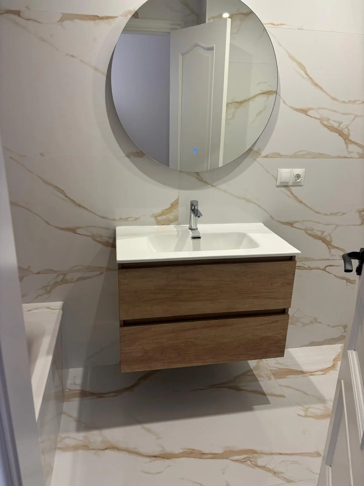 Piso reformado en venda na Rúa Manuel María, Carballo