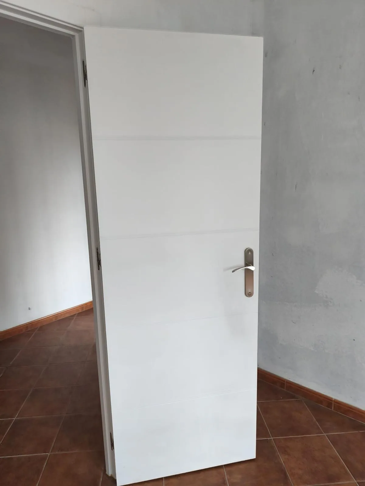 Apartamento renovado à venda em Santa Comba