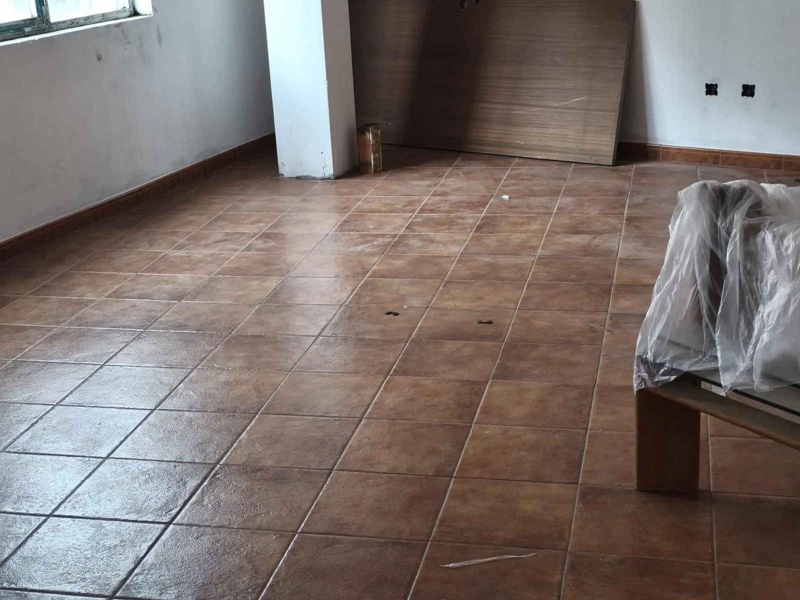 Apartamento renovado à venda em Santa Comba