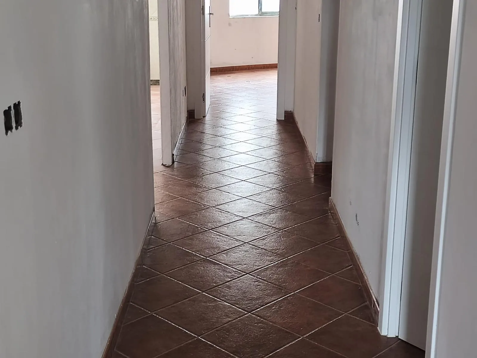 Apartamento renovado à venda em Santa Comba