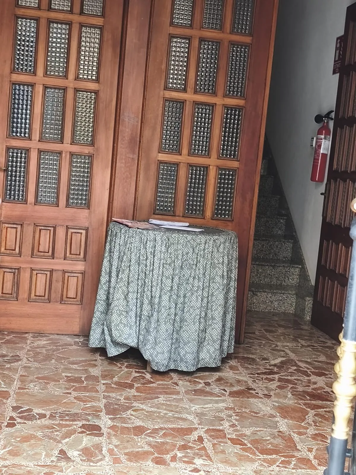 Apartamento renovado à venda em Santa Comba