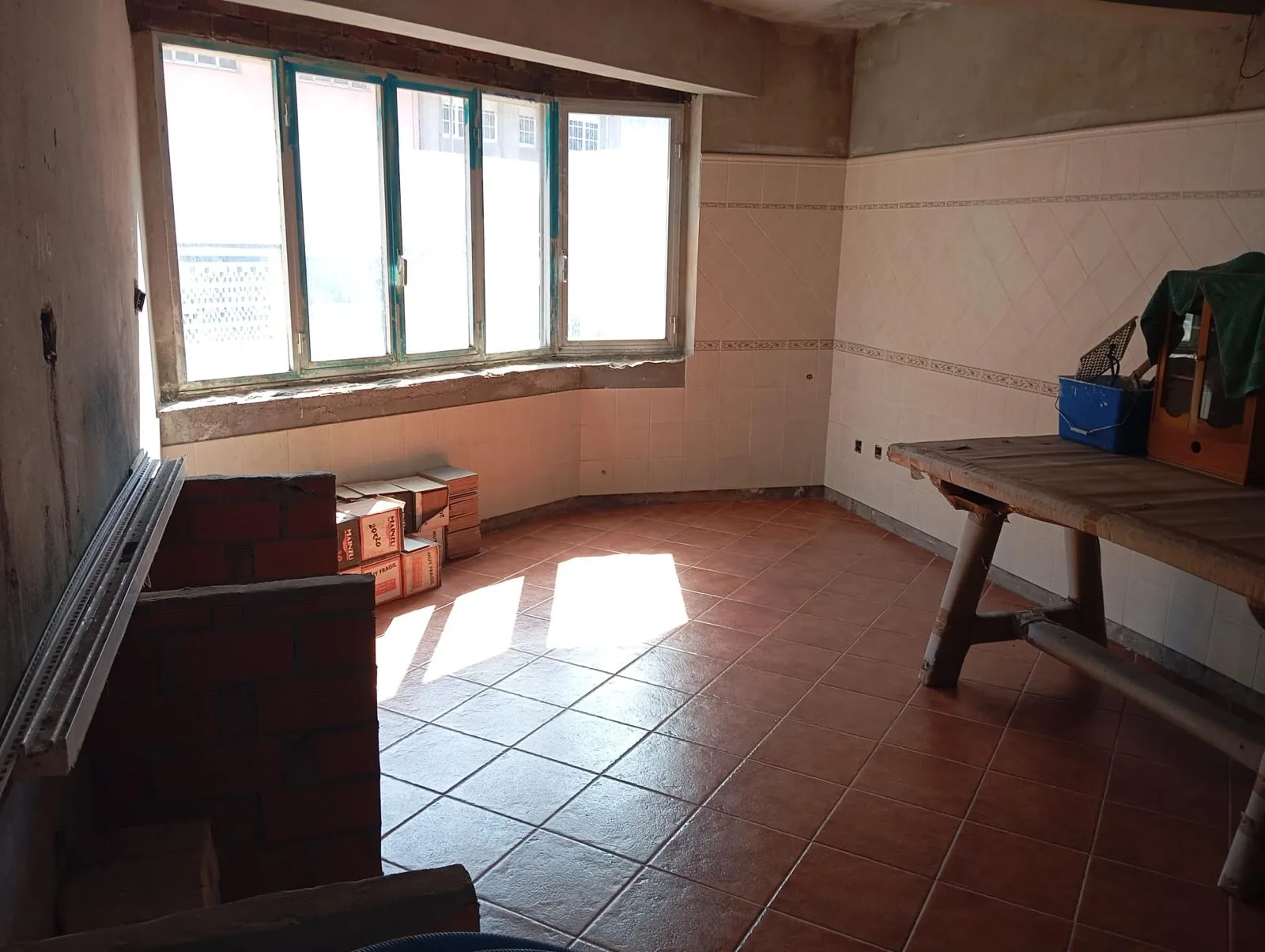 Apartamento renovado à venda em Santa Comba