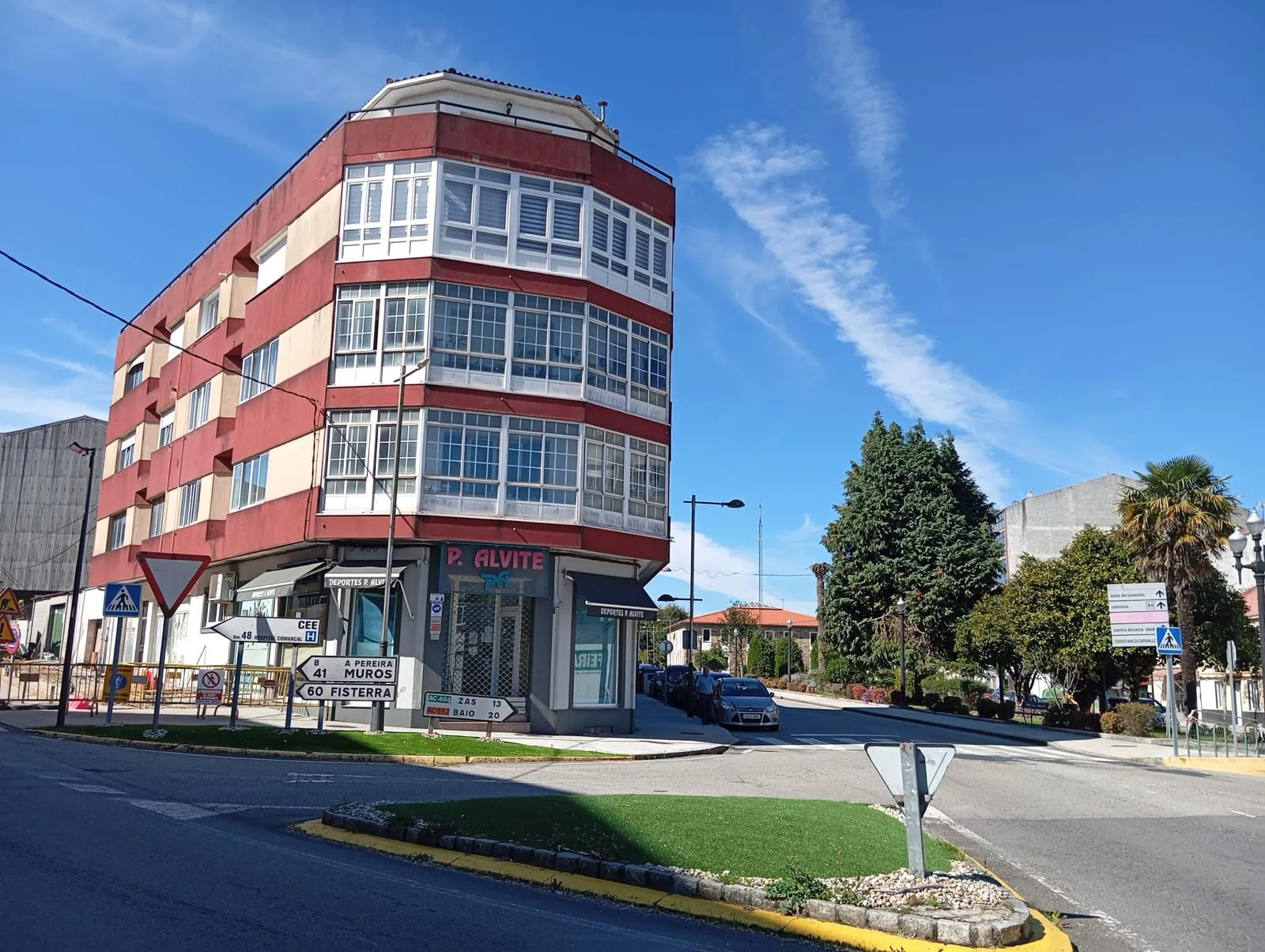Apartamento renovado à venda em Santa Comba