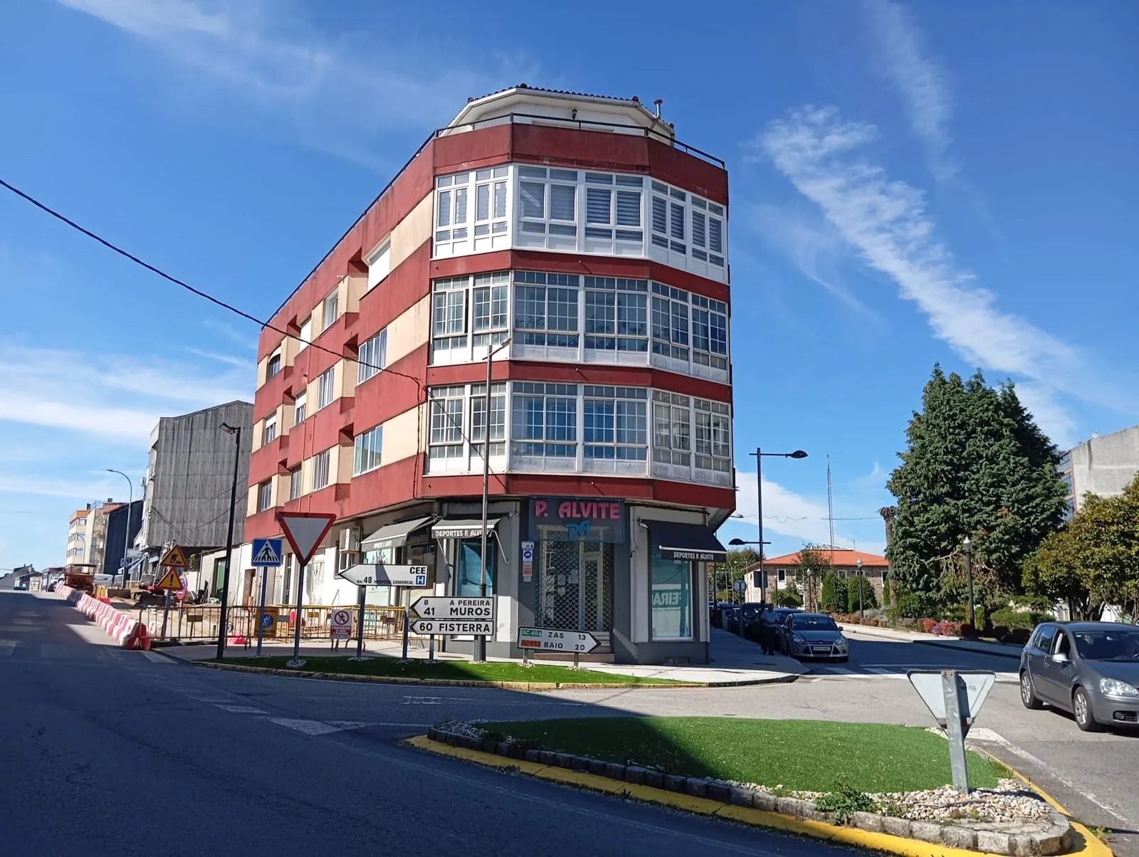 Apartamento renovado à venda em Santa Comba