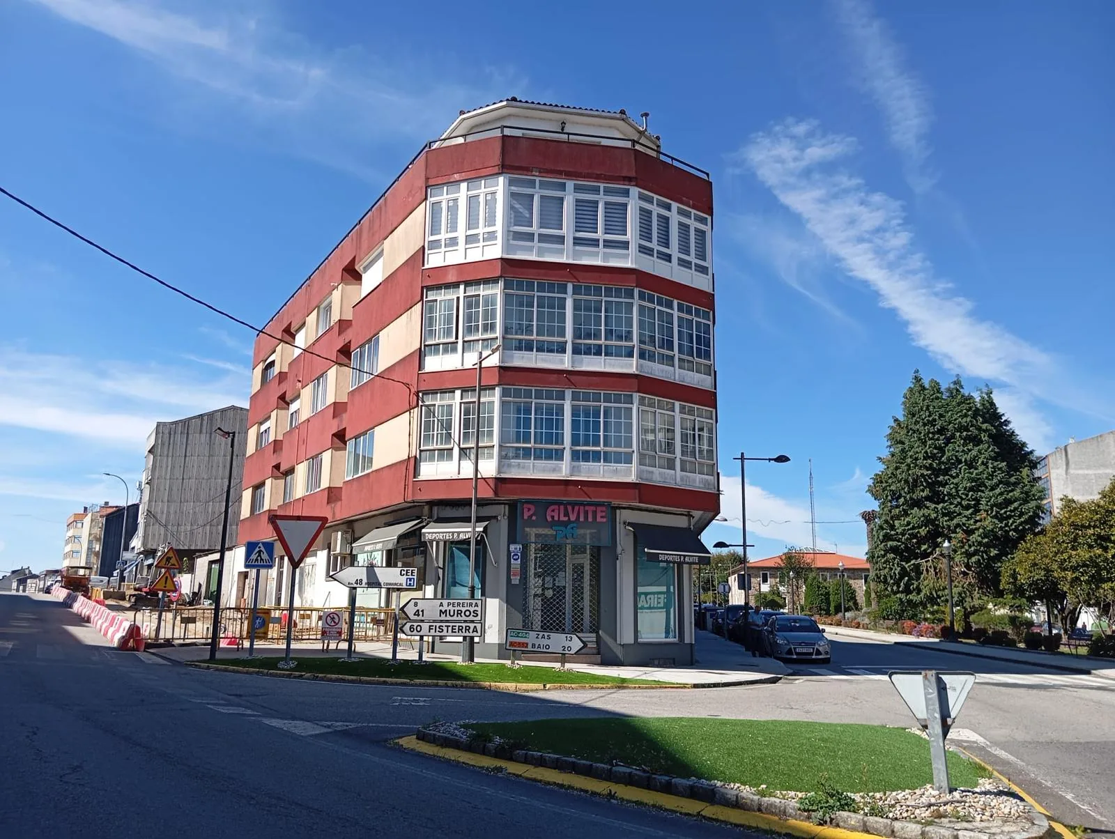 Apartamento renovado à venda em Santa Comba